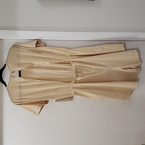 Lululemon Lightweight High-Neck Romper in Prosecco NWT - Picture 2 of 5